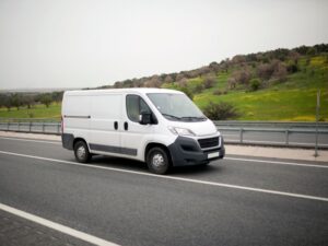 Jaki samochód dla firm ogrodniczych? O czym warto pamiętać przy wyborze